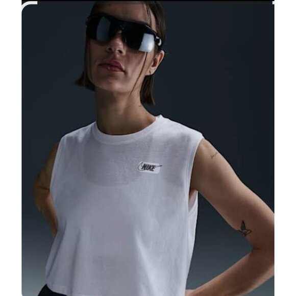 Nike Women’s One Dri Crop Sleeve Shirt - White -Large-New With Tag - Picture 1 of 9
